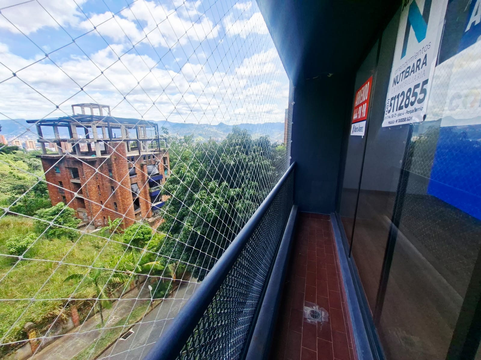APARTAMENTO EN ARRIENDO POBLADO MUY CERCA AL MALL DEL ESTE