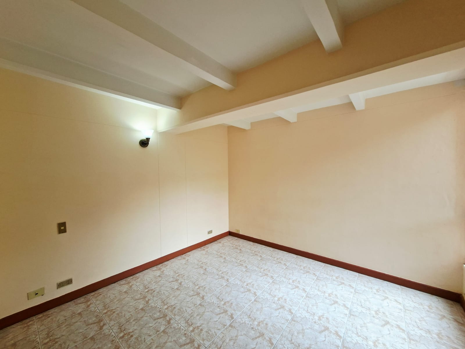 APARTAMENTO EN VENTA  CERCA AL TESORO POBLADO VT