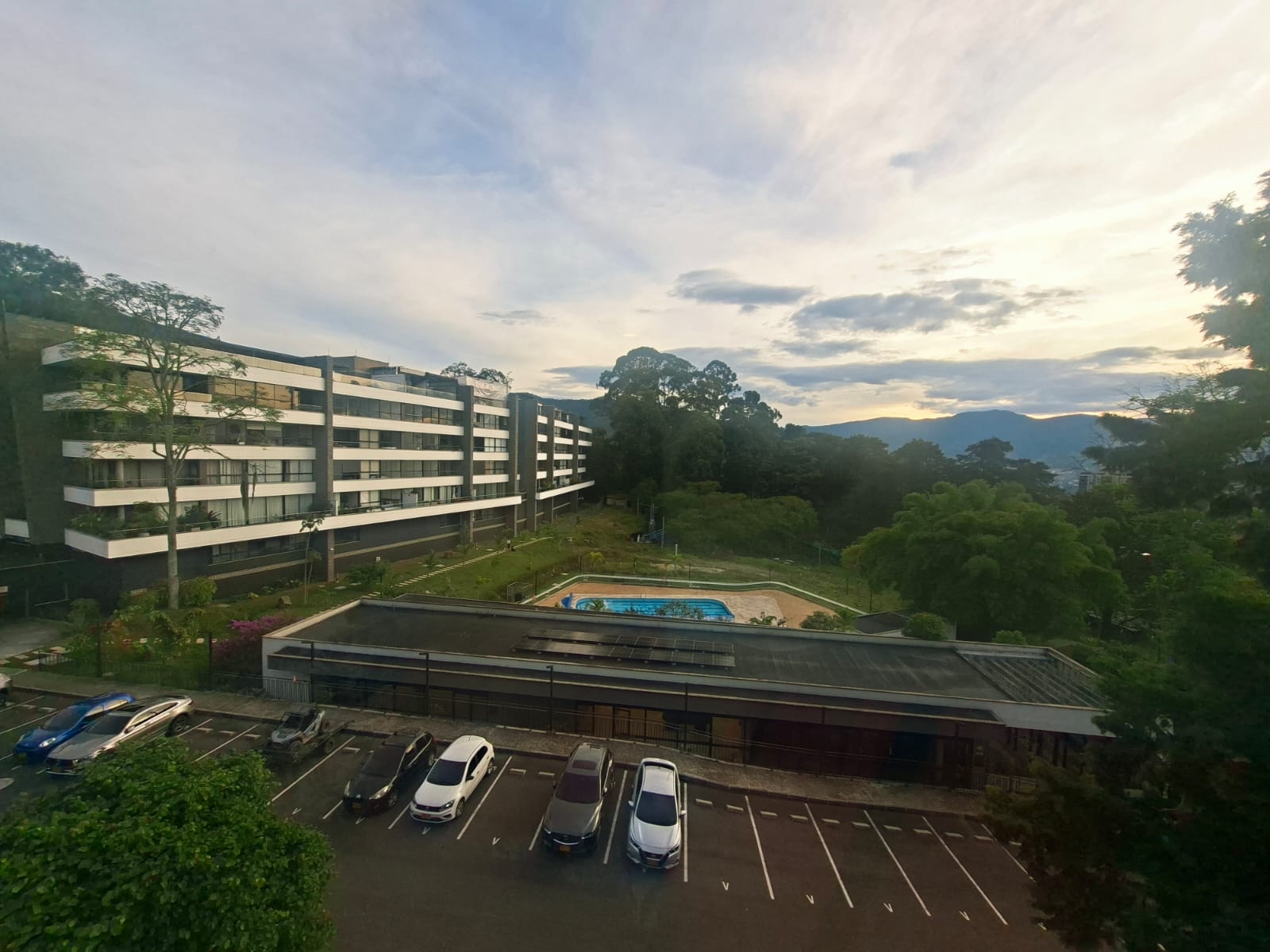 Apartamento dúplex en arriendo amoblado y sin amoblar Envigado Jacuzzi