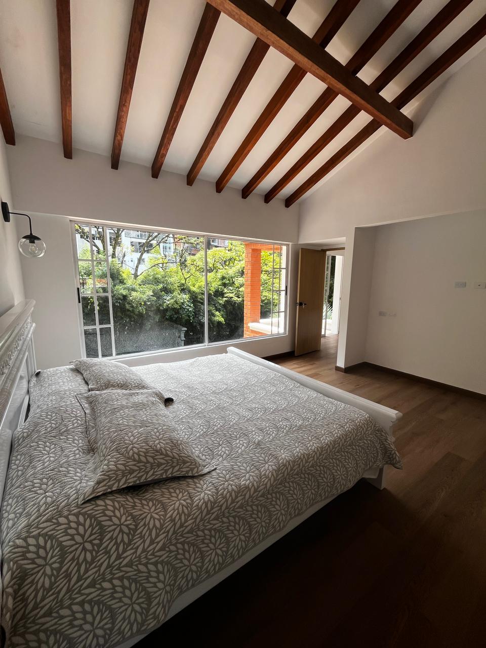 CASA EN VENTA EL POBLADO CERCA A LA CALERA