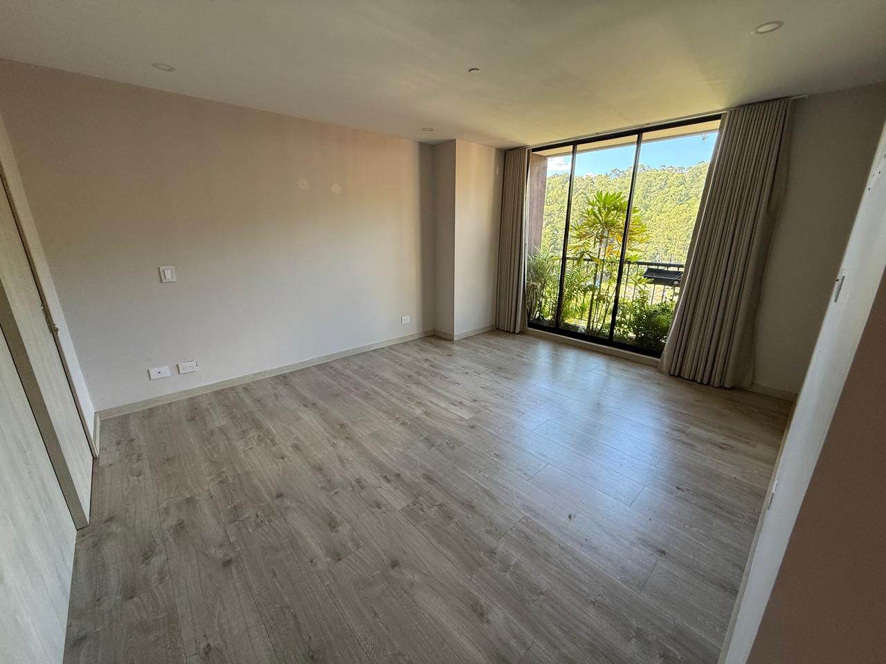 Apartamento en arriendo Poblado Palmas TC LC 24