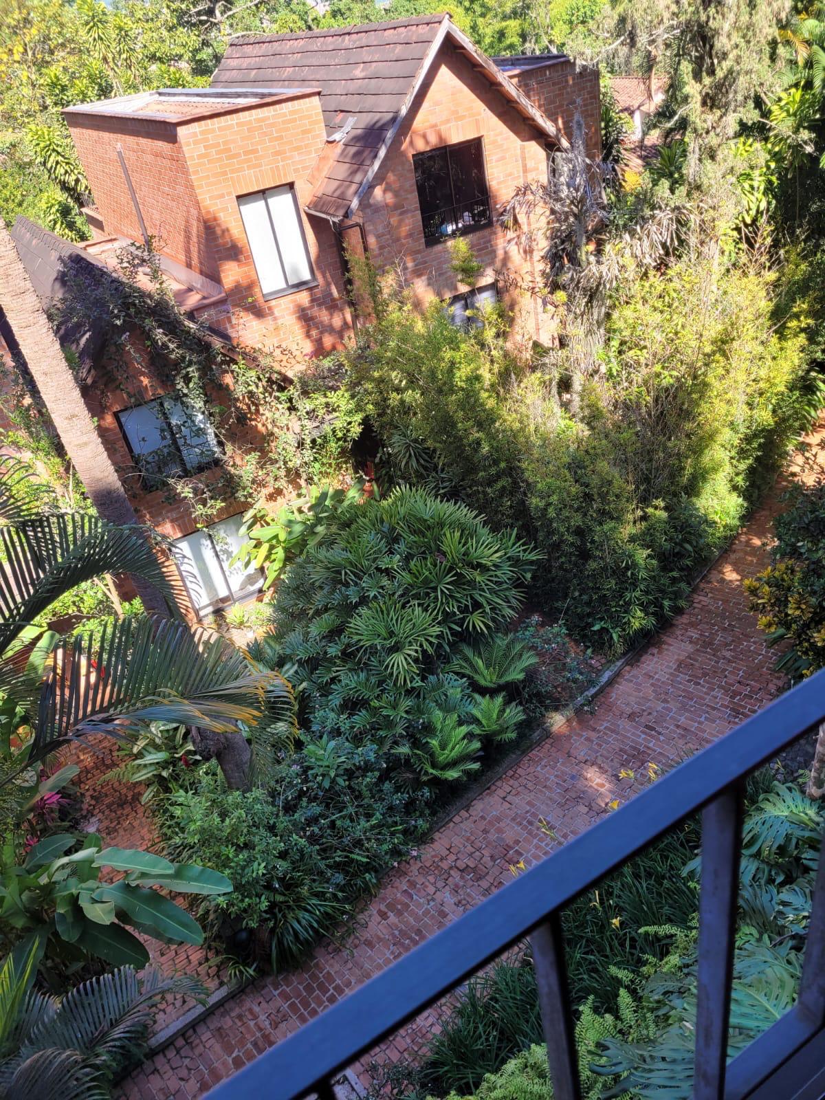 Venta de casa sector Loma de las Brujas Envigado