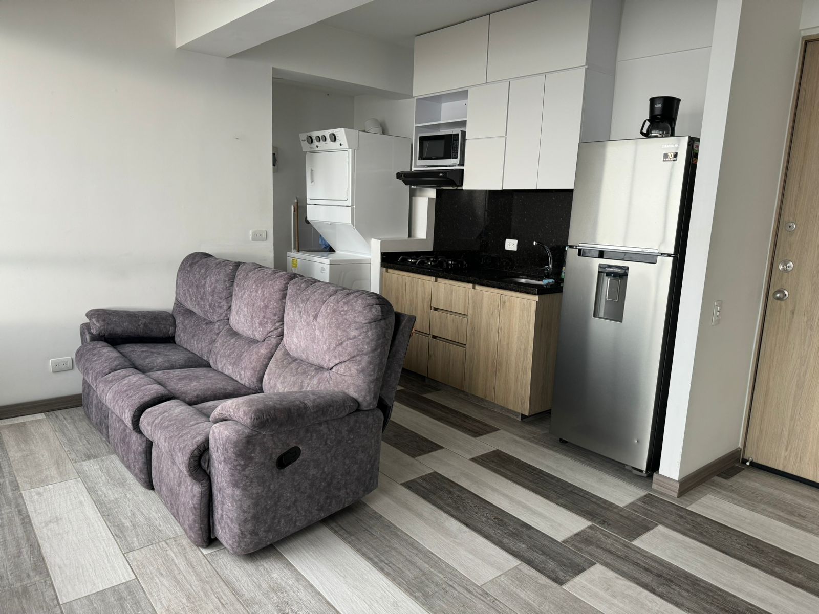 Apartamento amoblado Sabaneta FR- LB