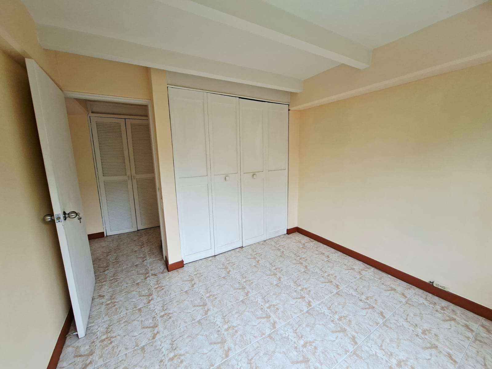 APARTAMENTO EN VENTA  CERCA AL TESORO POBLADO VT