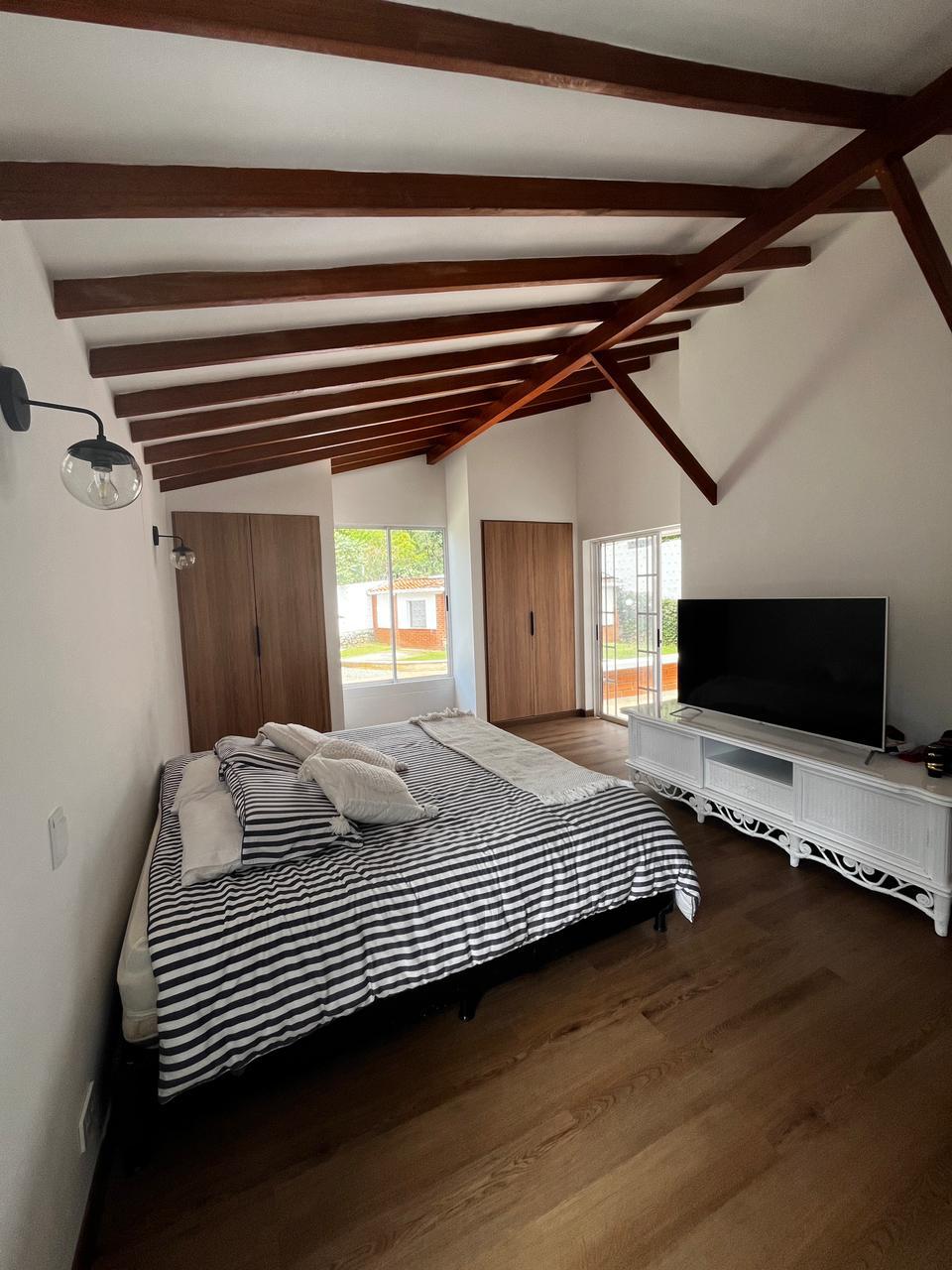 CASA EN VENTA EL POBLADO CERCA A LA CALERA