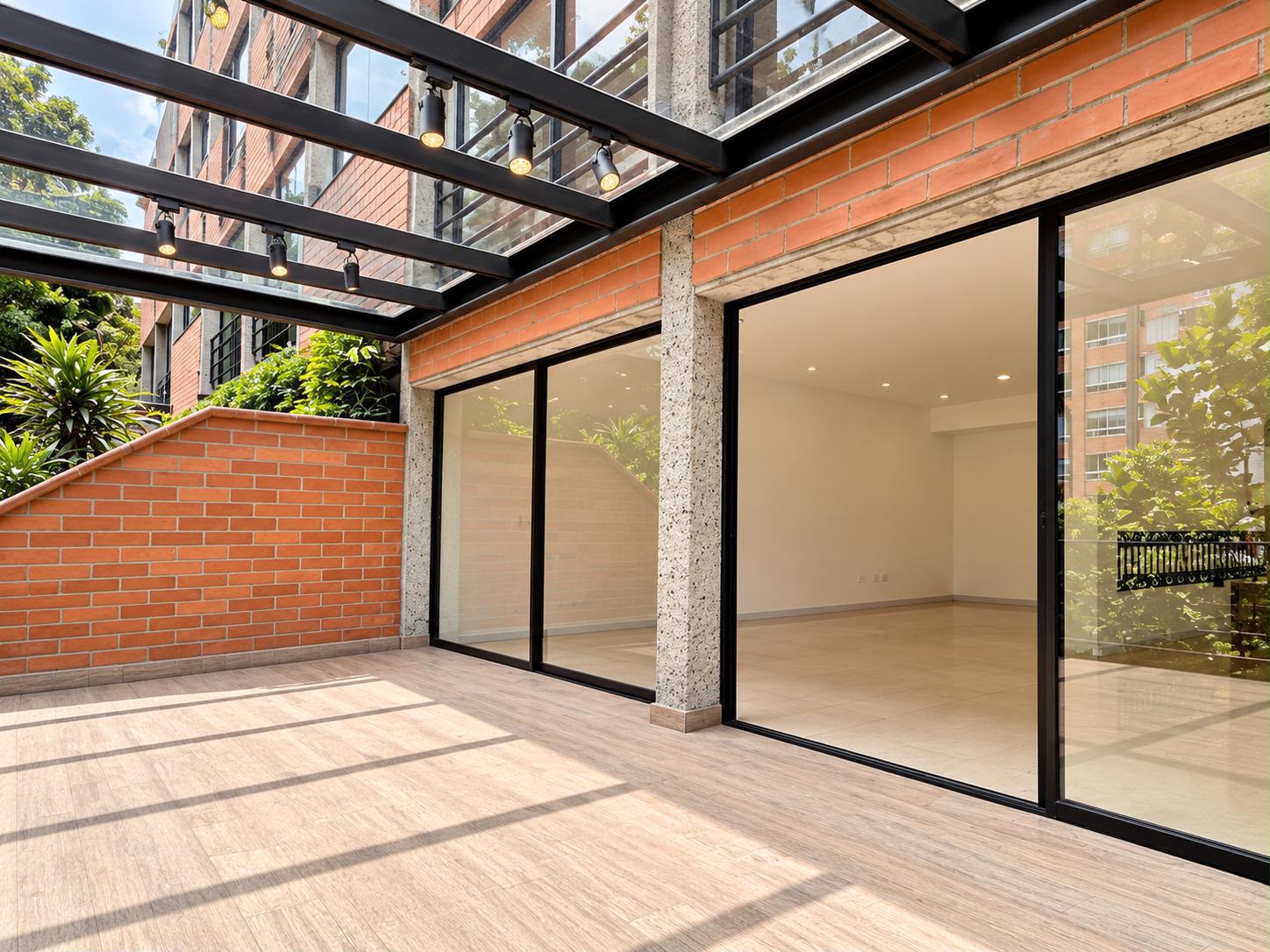 CASA EN ARRIENDO CERCA MALL ESTE