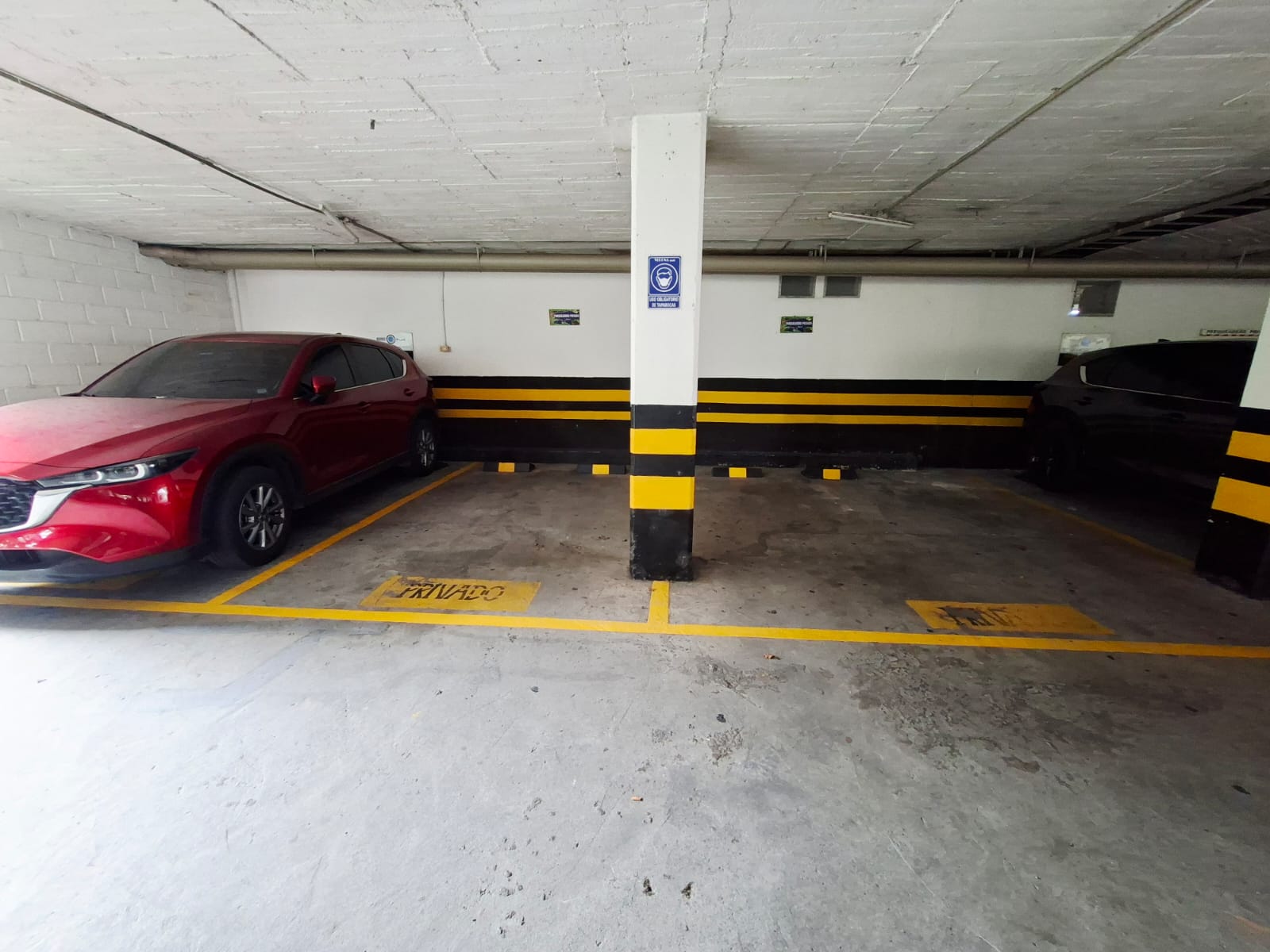 OFICINA EN ARRIENDO DENTRO DE  CENTRO COMERCIAL POBLADO INFERIOR