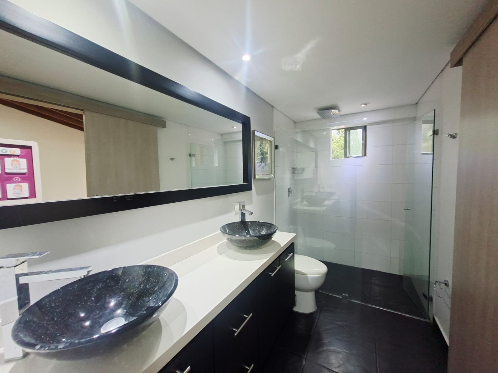 CASA EN ARRIENDO ENVIGADO LA SEBASTIANA DOS NIVELES