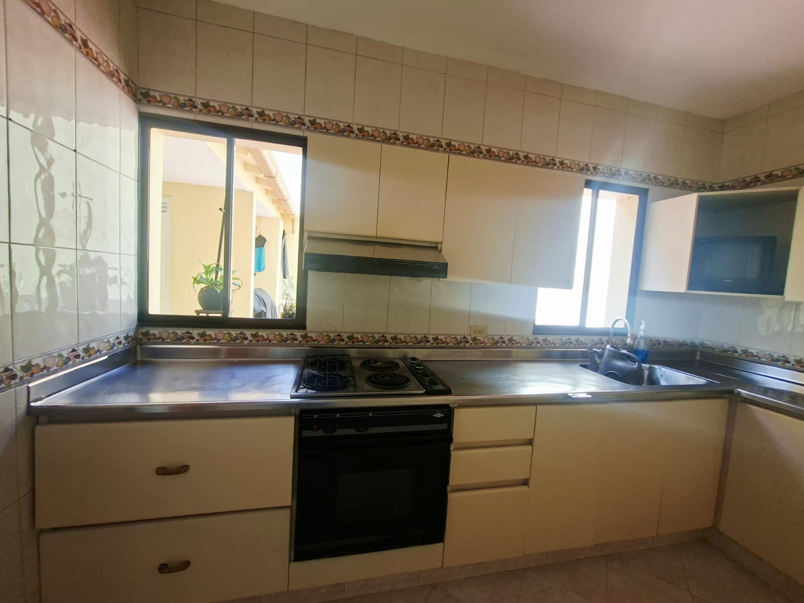CASA LOTE EN VENTA BELEN ROSALES 9X22 ALTA MIXTURA