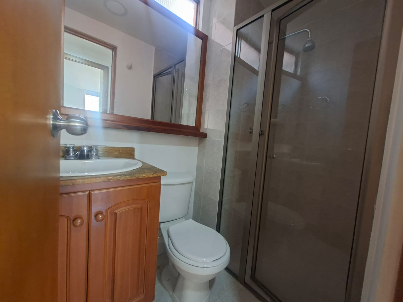 APARTAMENTO EN ARRIENDO CERCA A PROVENZA VG
