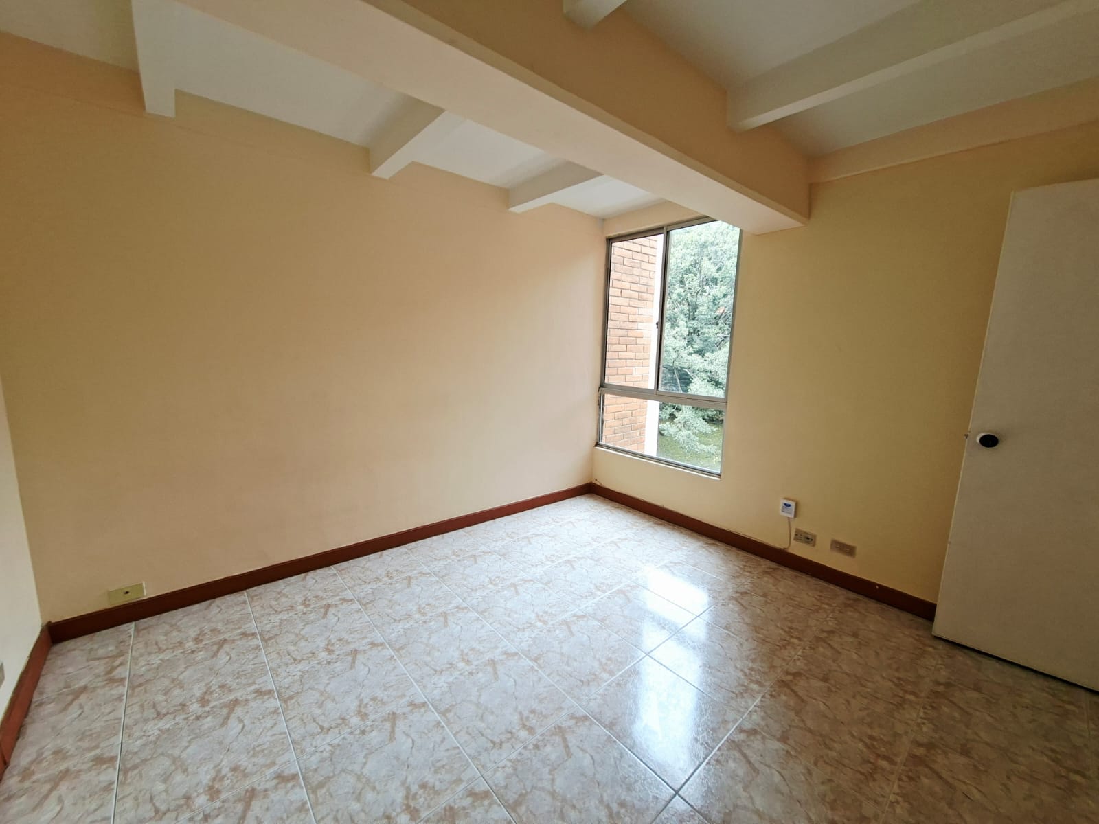 APARTAMENTO EN VENTA  CERCA AL TESORO POBLADO VT