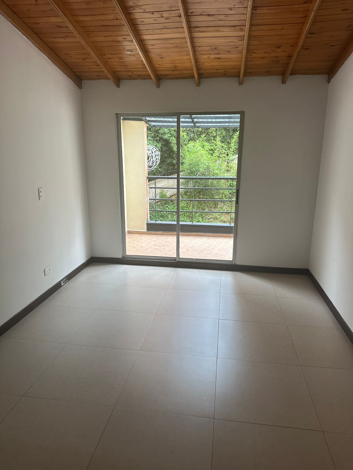 CASA EN ARRIENDO SABANETA UBICADA EN CONJUNTO RESIDENCIAL LA DOCTORA