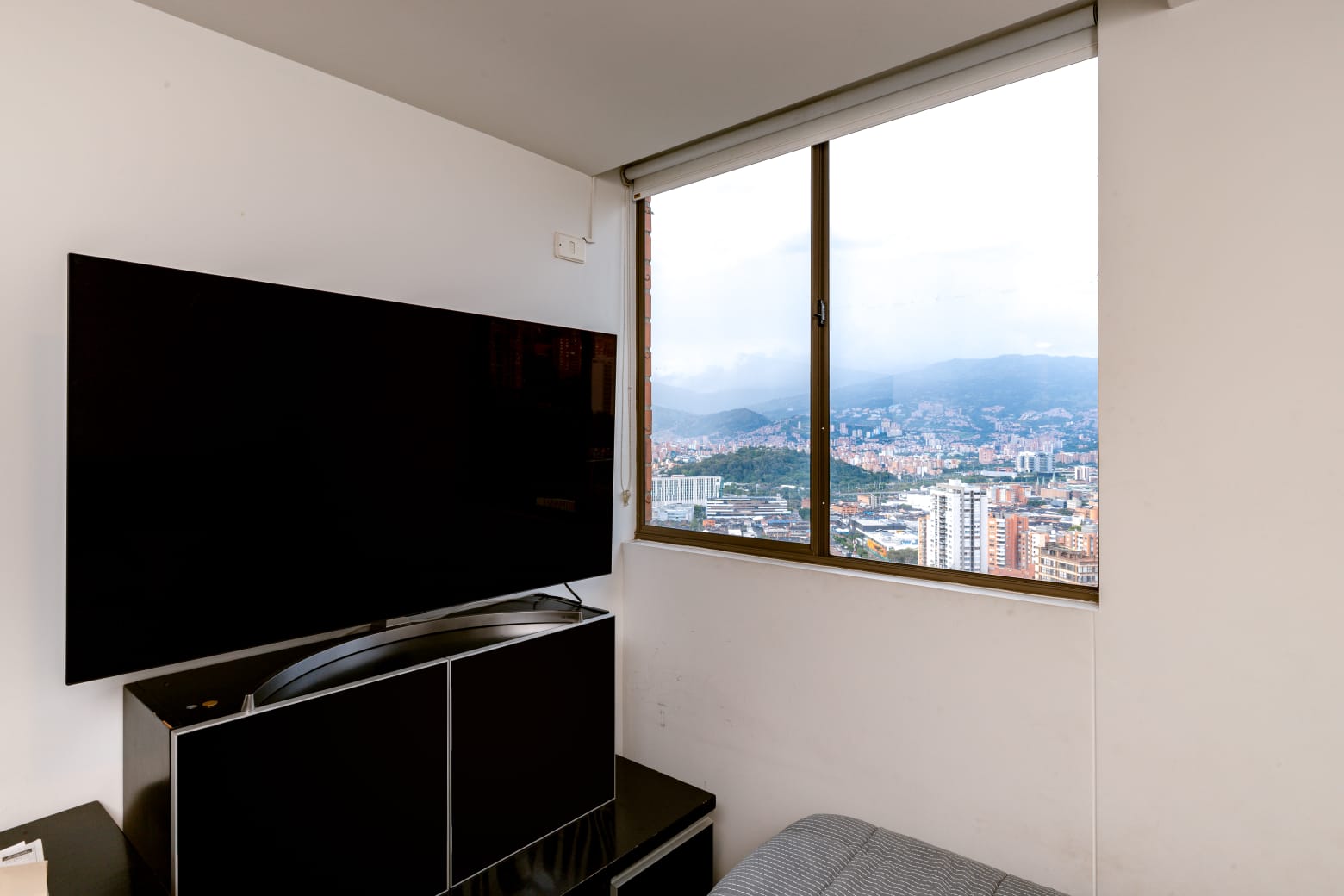 APARTAMENTO EN VENTA Y ARRIENDO AMOBLADO  POBLADO L.ENCIERRO