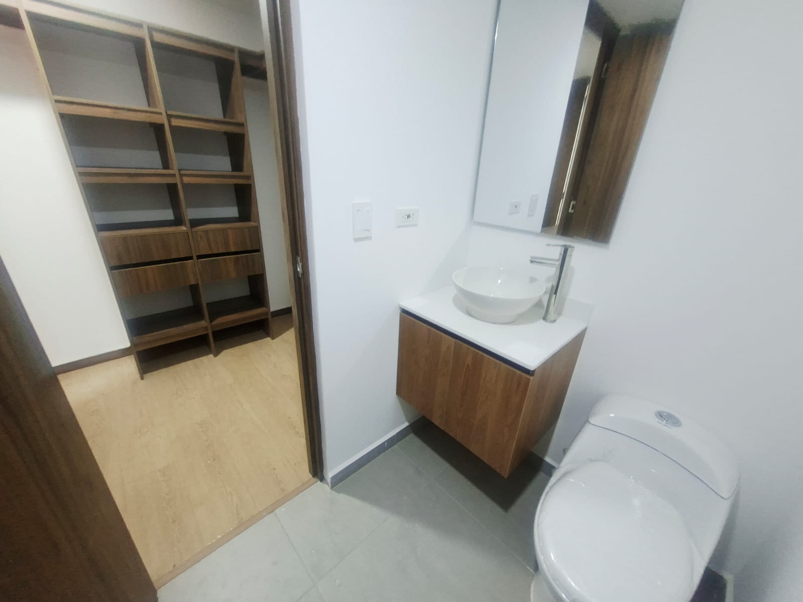 Apartamento a la venta Loma del Indio PL8