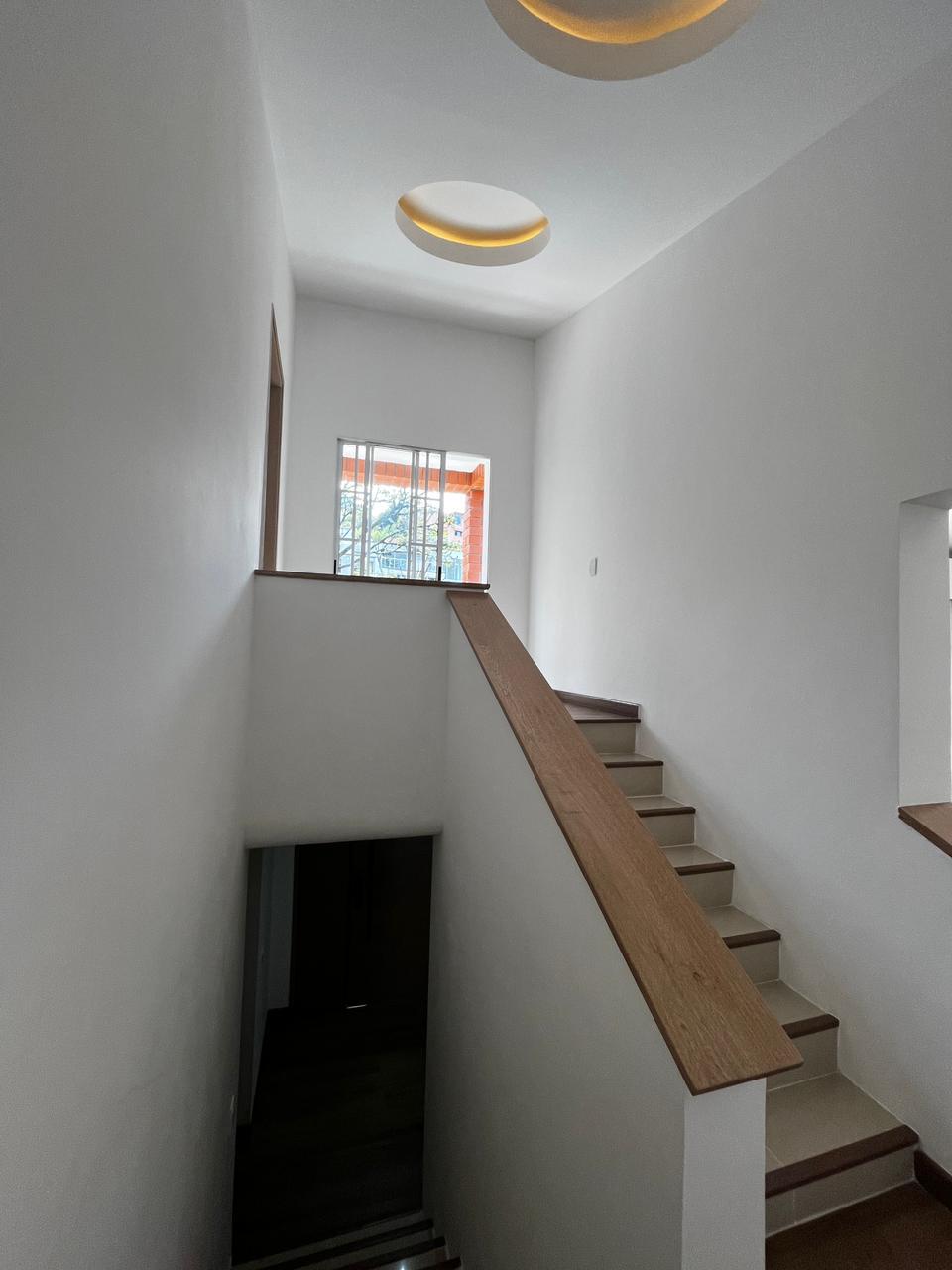 CASA EN VENTA EL POBLADO CERCA A LA CALERA