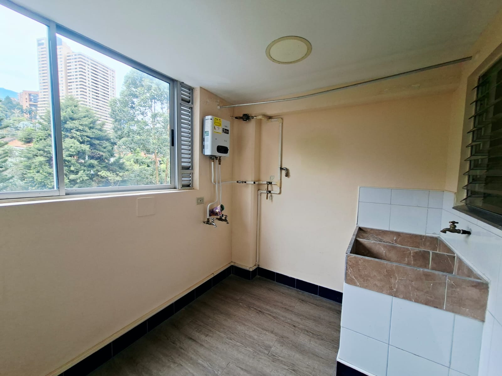 APARTAMENTO EN VENTA  CERCA AL TESORO POBLADO VT