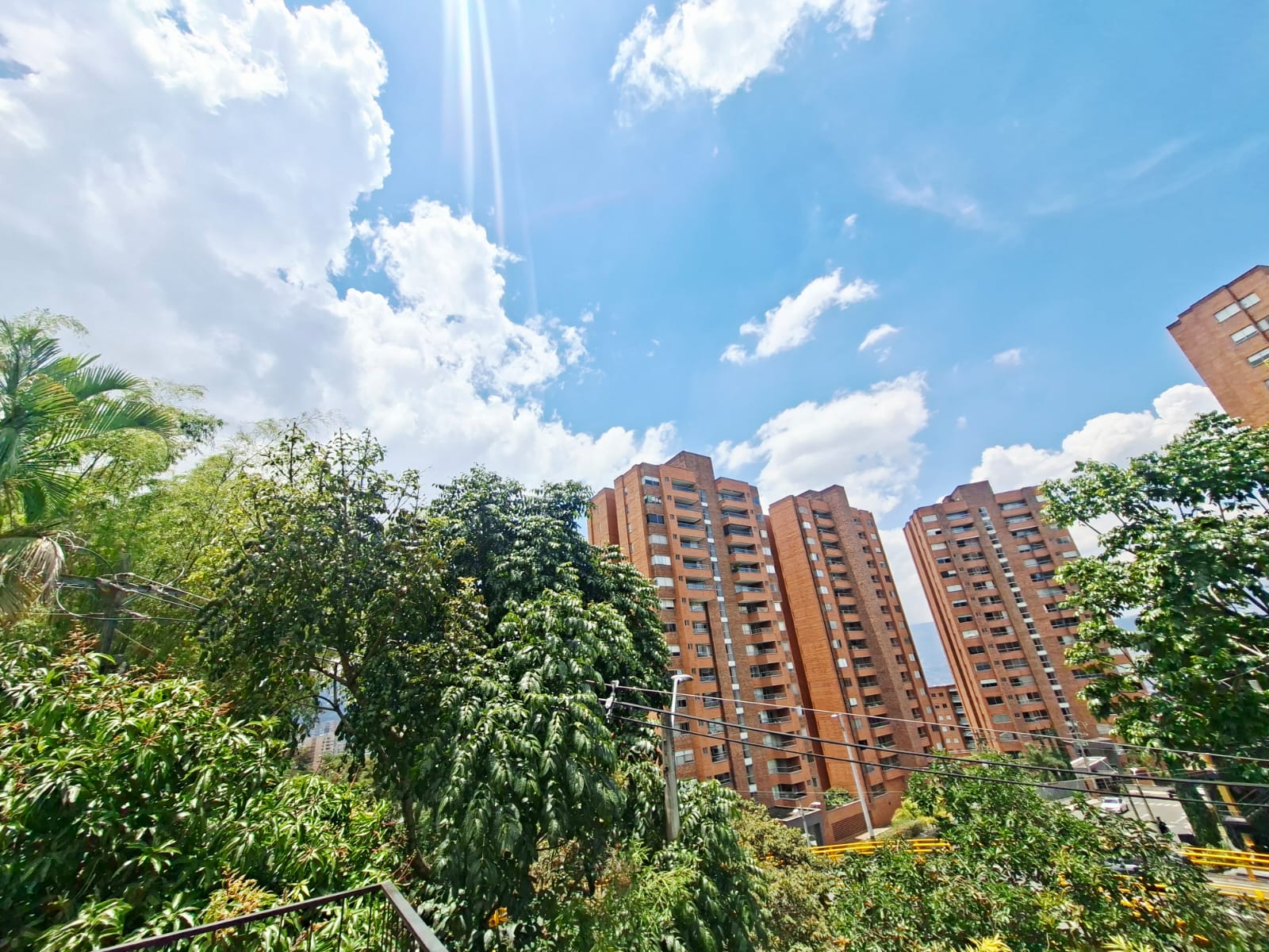 CASA EN VENTA LOMA DEL ESMERALDAL ENVIGADO TL