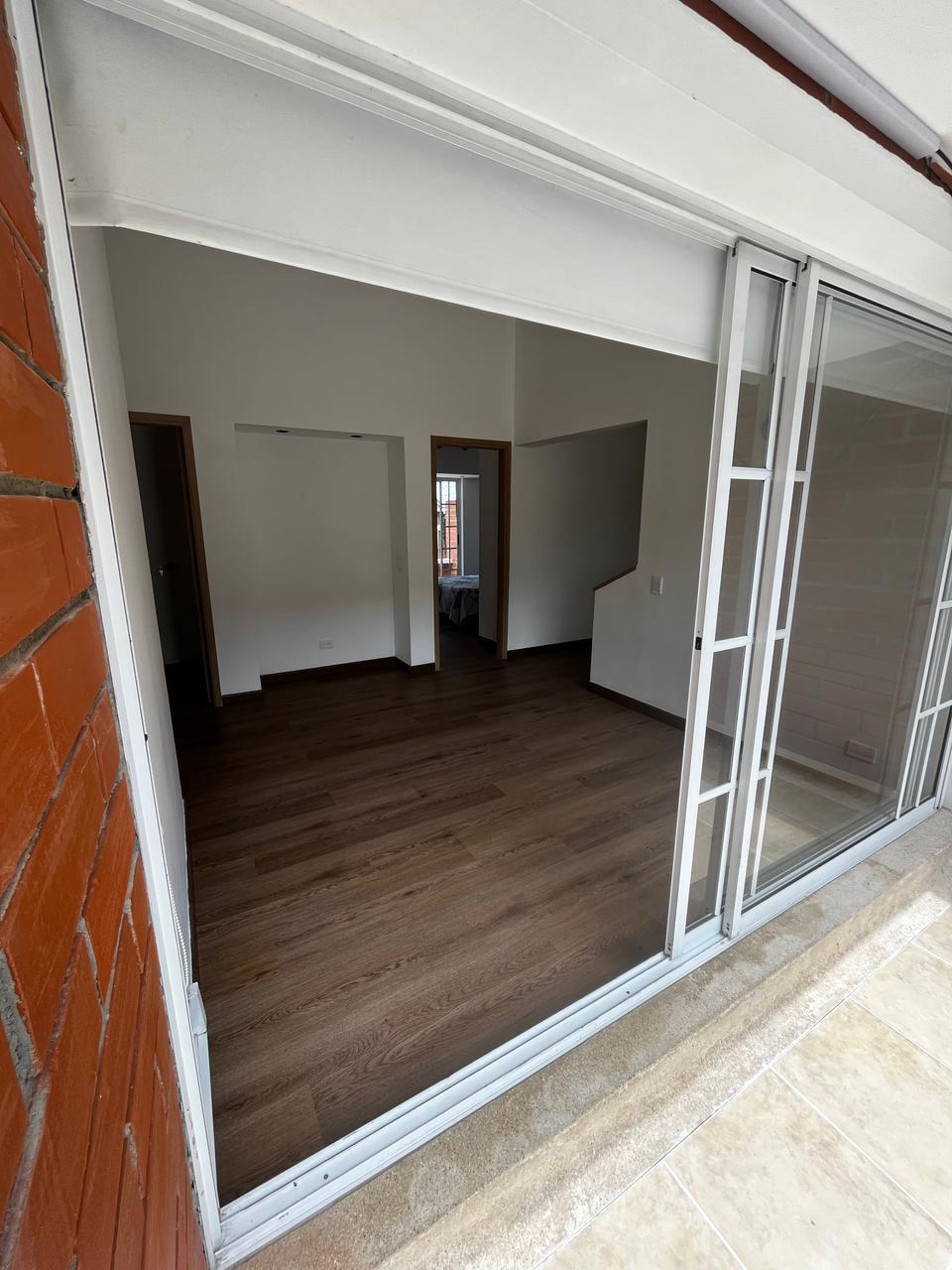 CASA EN VENTA EL POBLADO CERCA A LA CALERA