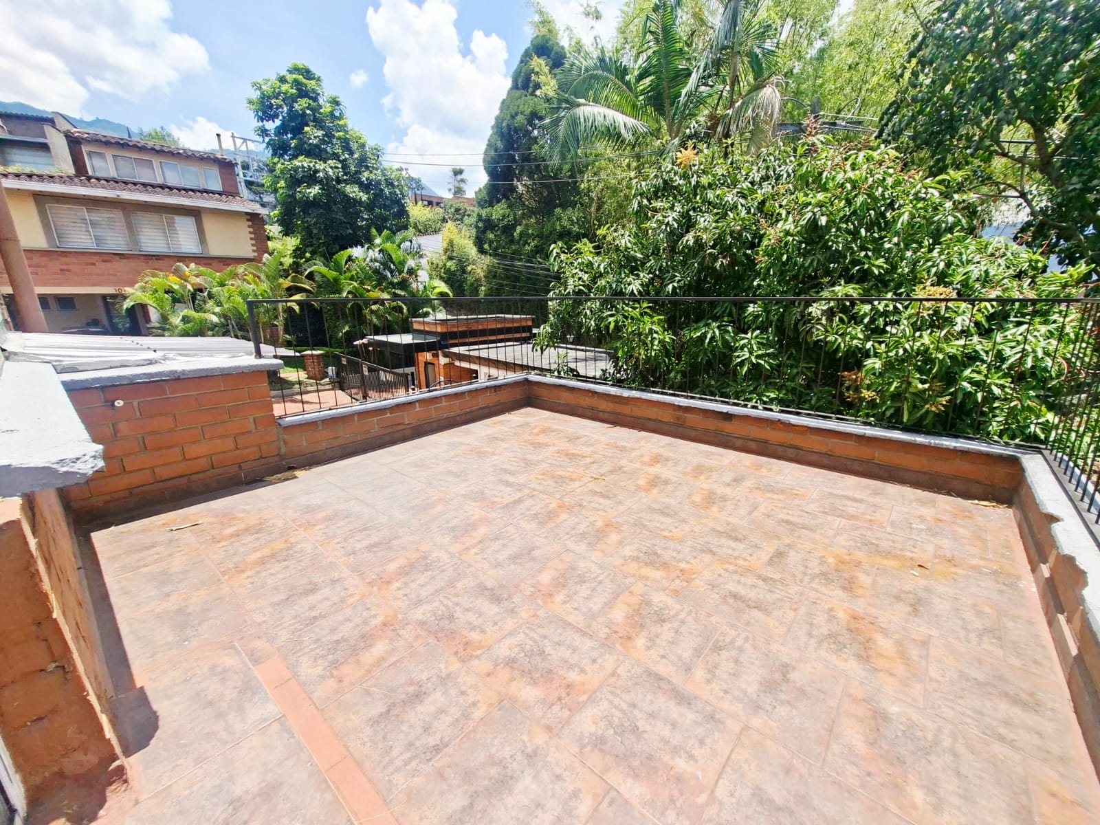 CASA EN VENTA LOMA DEL ESMERALDAL ENVIGADO TL