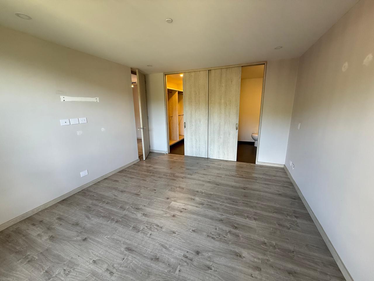 Apartamento en arriendo Poblado Palmas TC LC 24