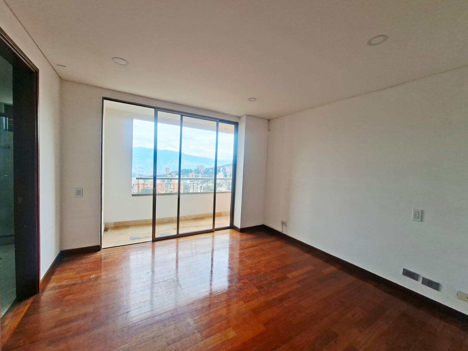 APARTAMENTO EN VENTA LA CALERA POBLADO P17