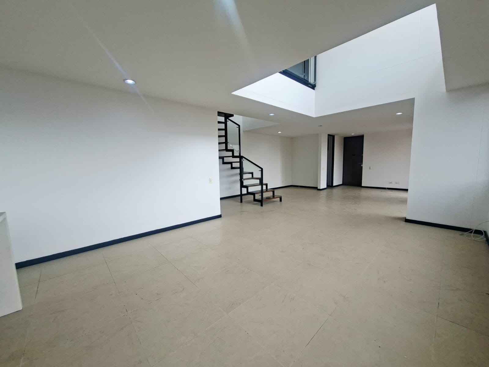 Apartamento Dúplex  en arriendo Poblado las Palmas BY26