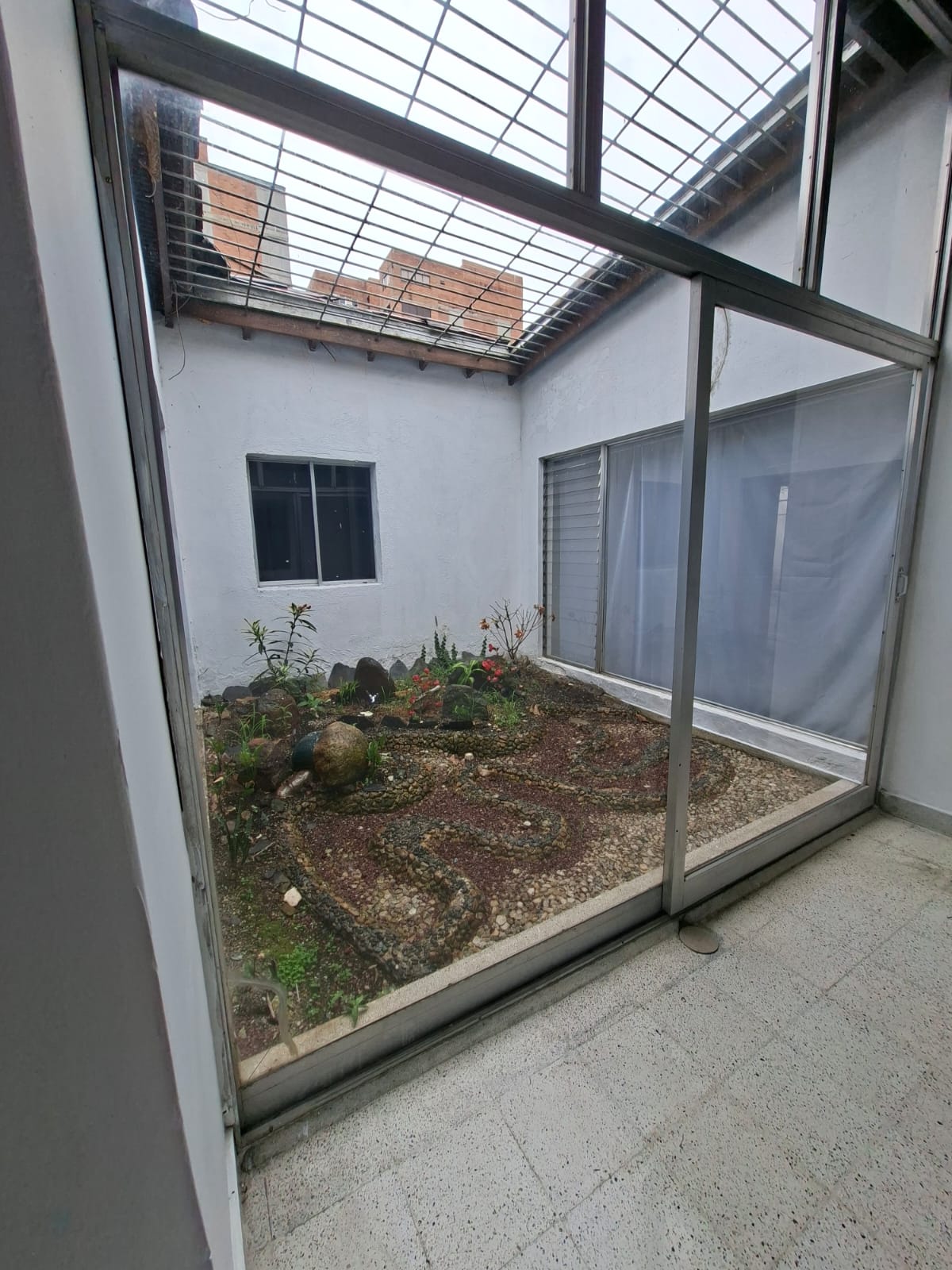 CASA EN CONQUISTADORES CERCA A LA AVENIDA BOLIVARIANA