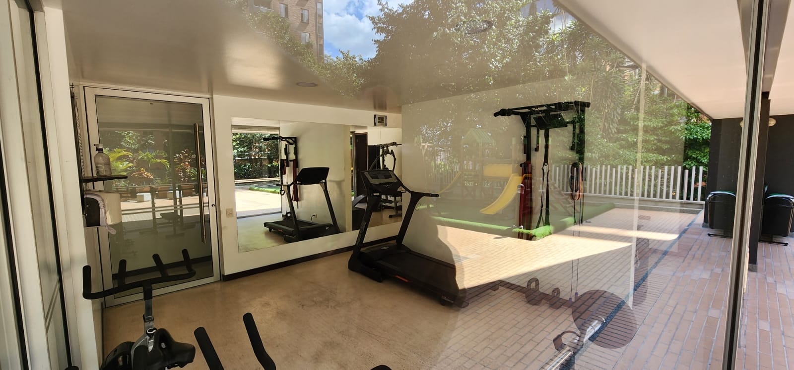 APARTAMENTO EN ARRIENDO AMOBLADO POBLADO SRLC