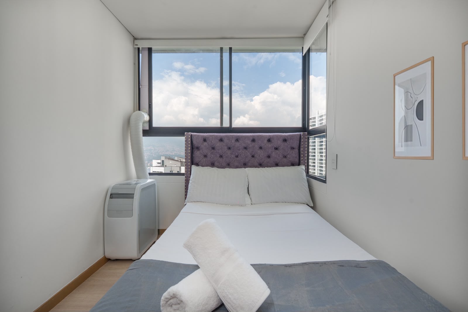Apartamento en arriendo Poblado con jacuzzi TG BQ LC