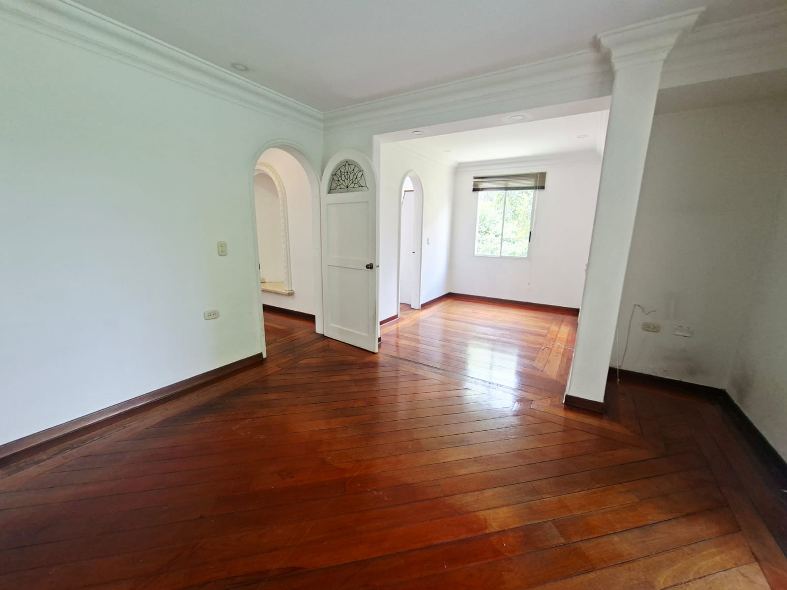CASA EN VENTA LOMA DEL ESMERALDAL ENVIGADO TL
