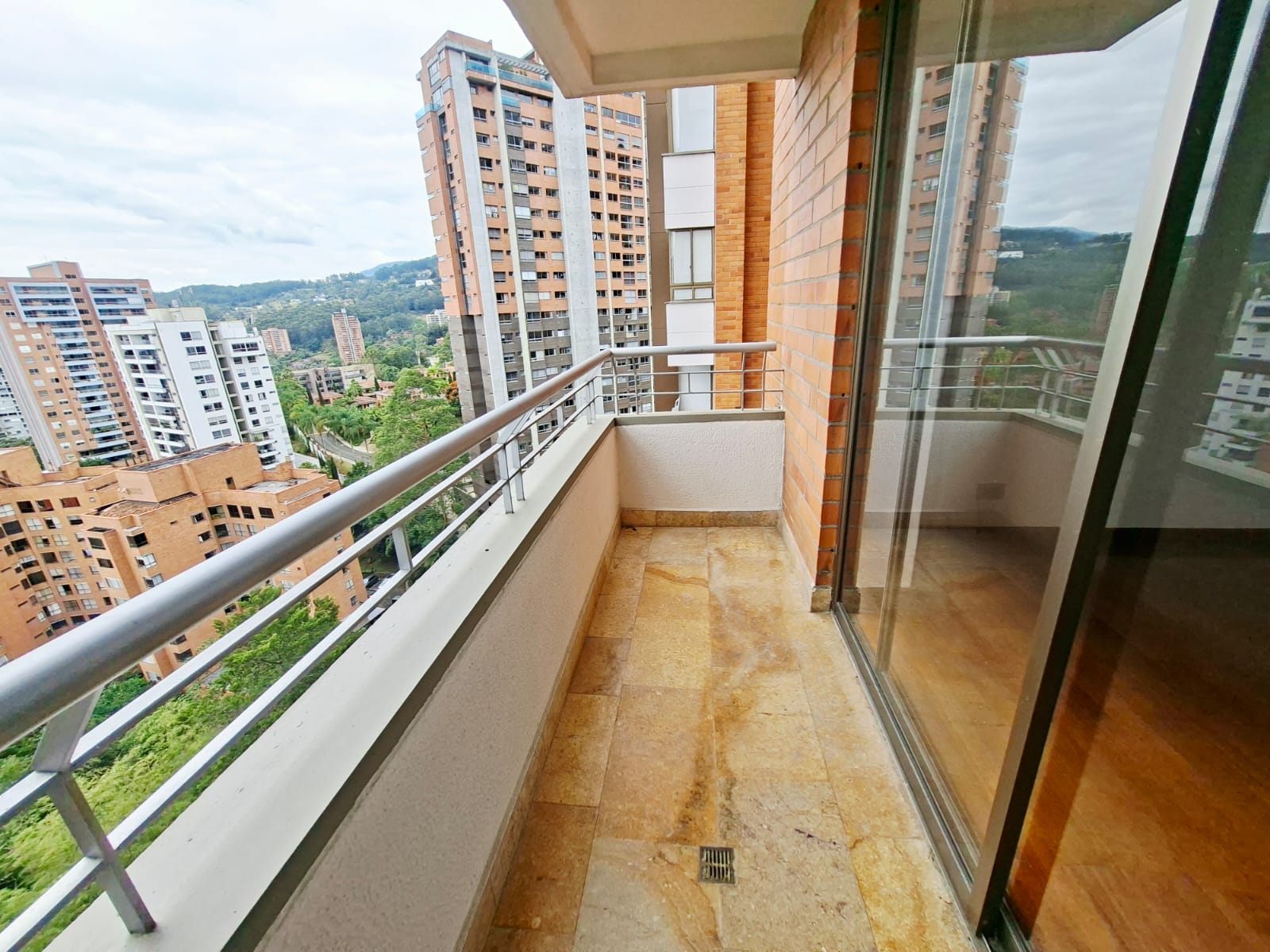 APARTAMENTO EN VENTA LA CALERA POBLADO P17