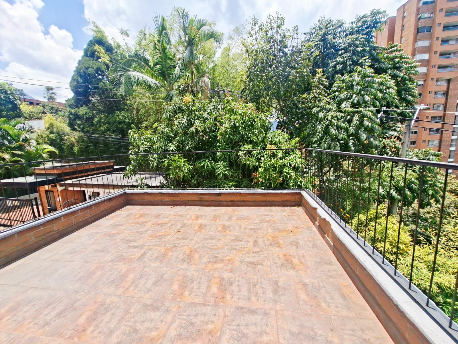 CASA EN VENTA LOMA DEL ESMERALDAL ENVIGADO TL