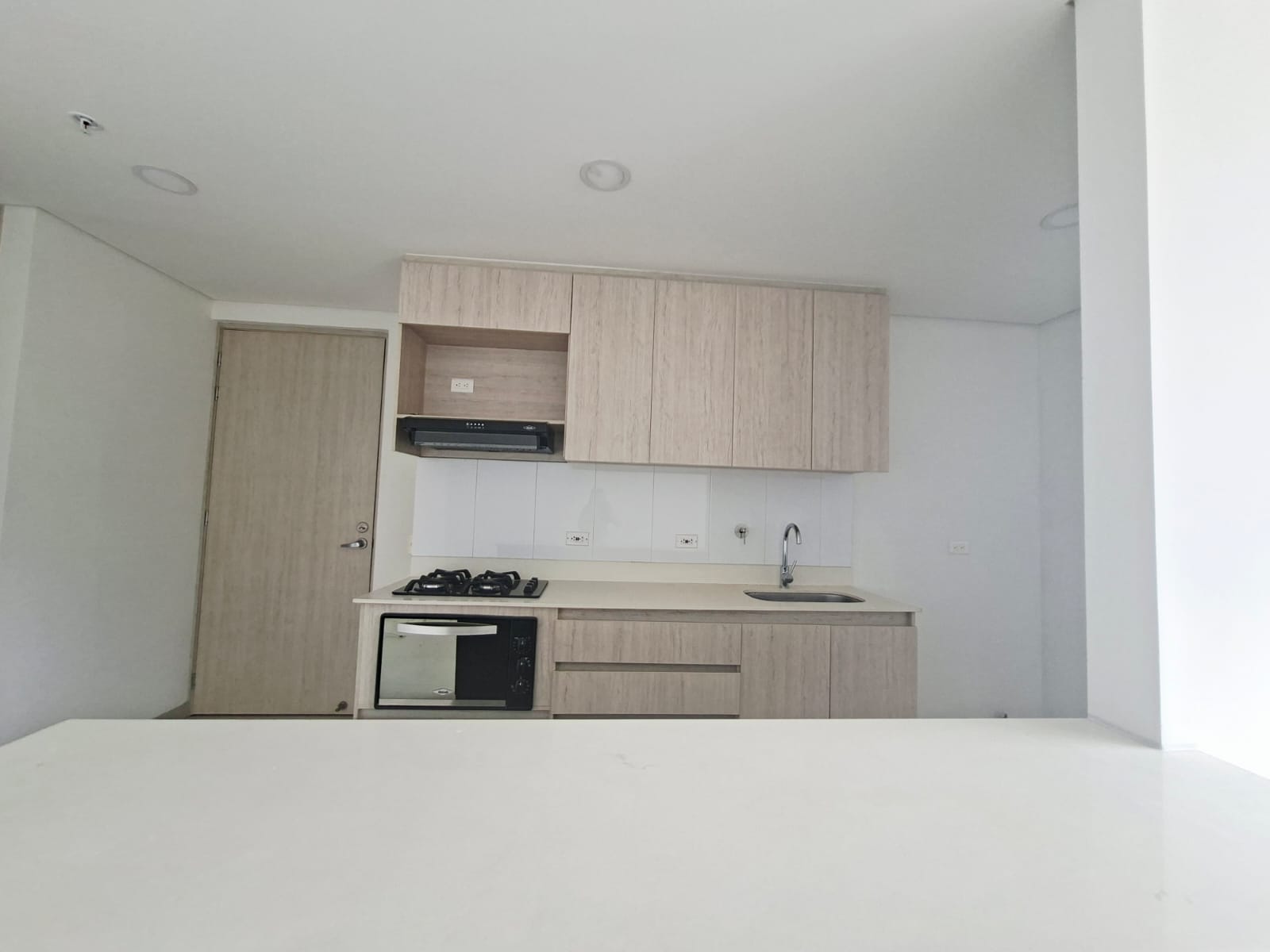 Apartamento en arriendo en la Intermedia y escobero FR8