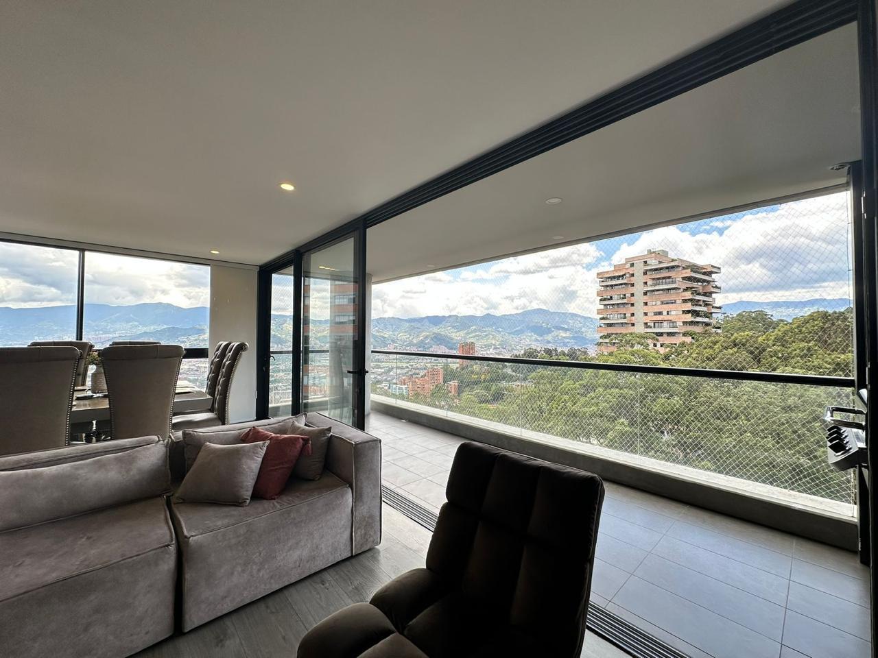 Apartamento en arriendo amoblado Poblado Hermoso LC