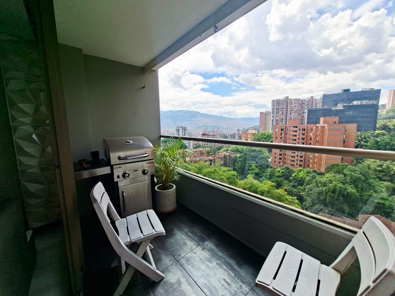 Apartamento en venta Loma el Encierro remodelado