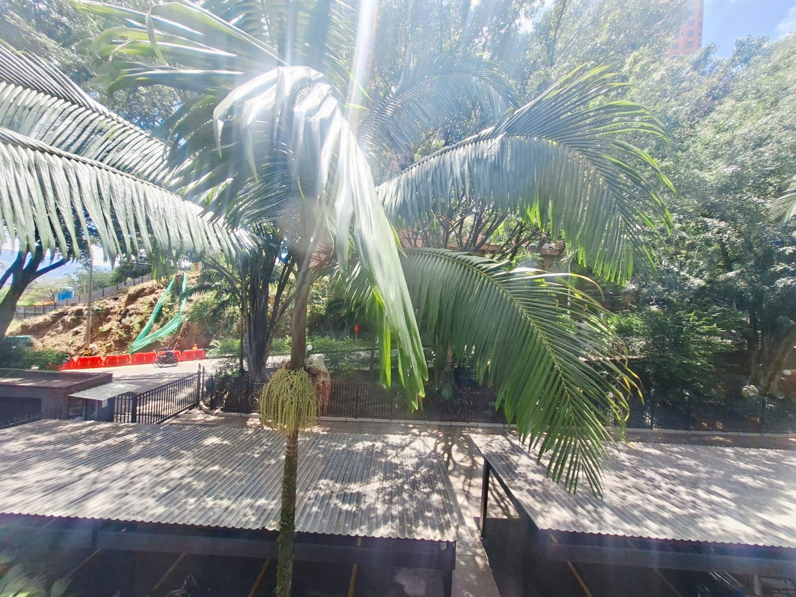 APARTAMENTO EN ARRIENDO POBLADO MUY CERCA AL MALL DEL ESTE