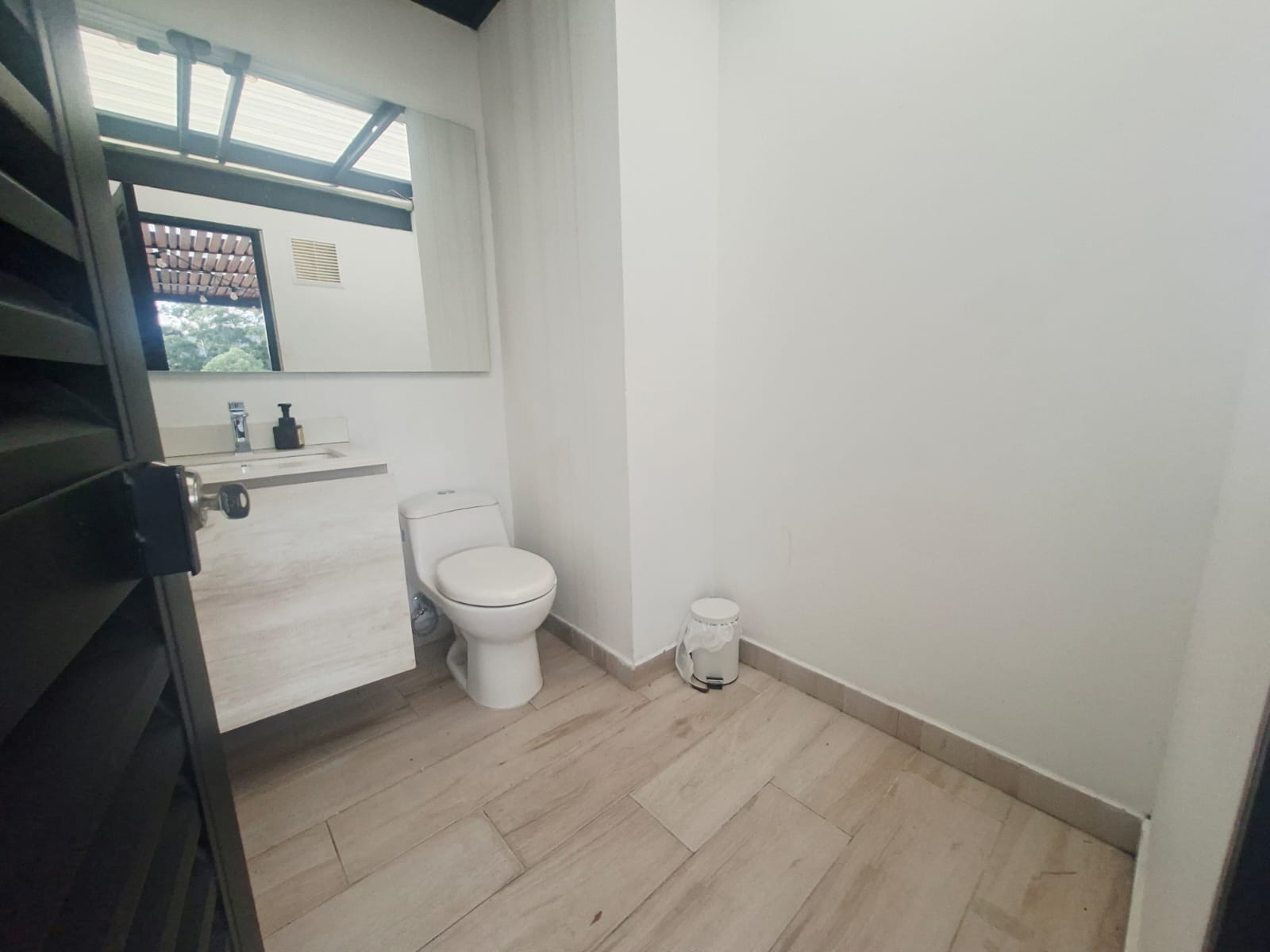 Apartamento dúplex en arriendo amoblado y sin amoblar Envigado Jacuzzi
