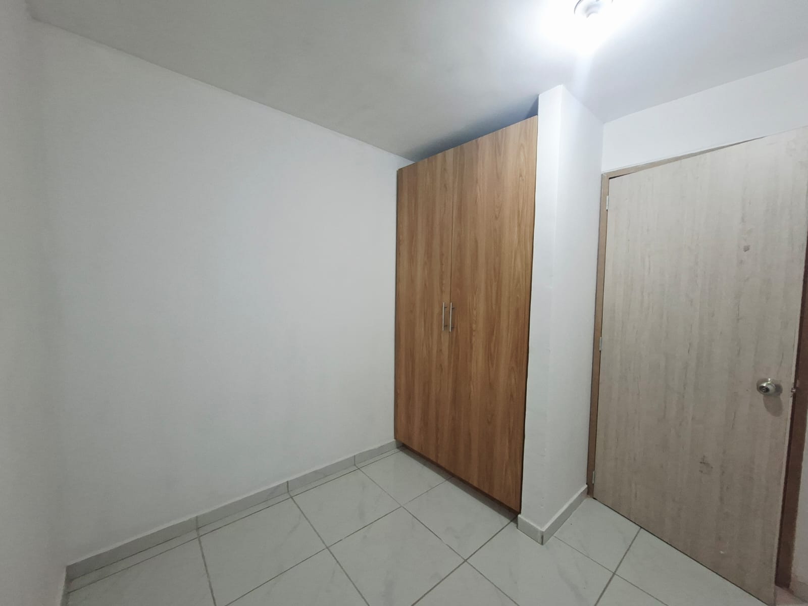 Apartamento en arriendo Av Bolivariana tercer piso