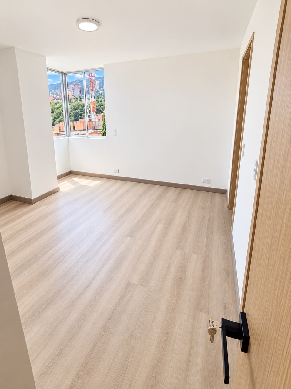 APARTAMENTO EN ARRIENDO LA INFERIOR POBLADO AGC13
