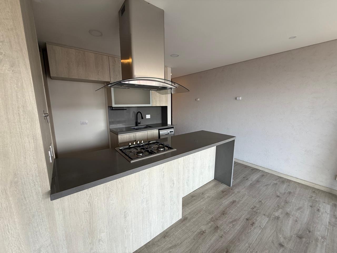 Apartamento en arriendo Poblado Palmas TC LC 24