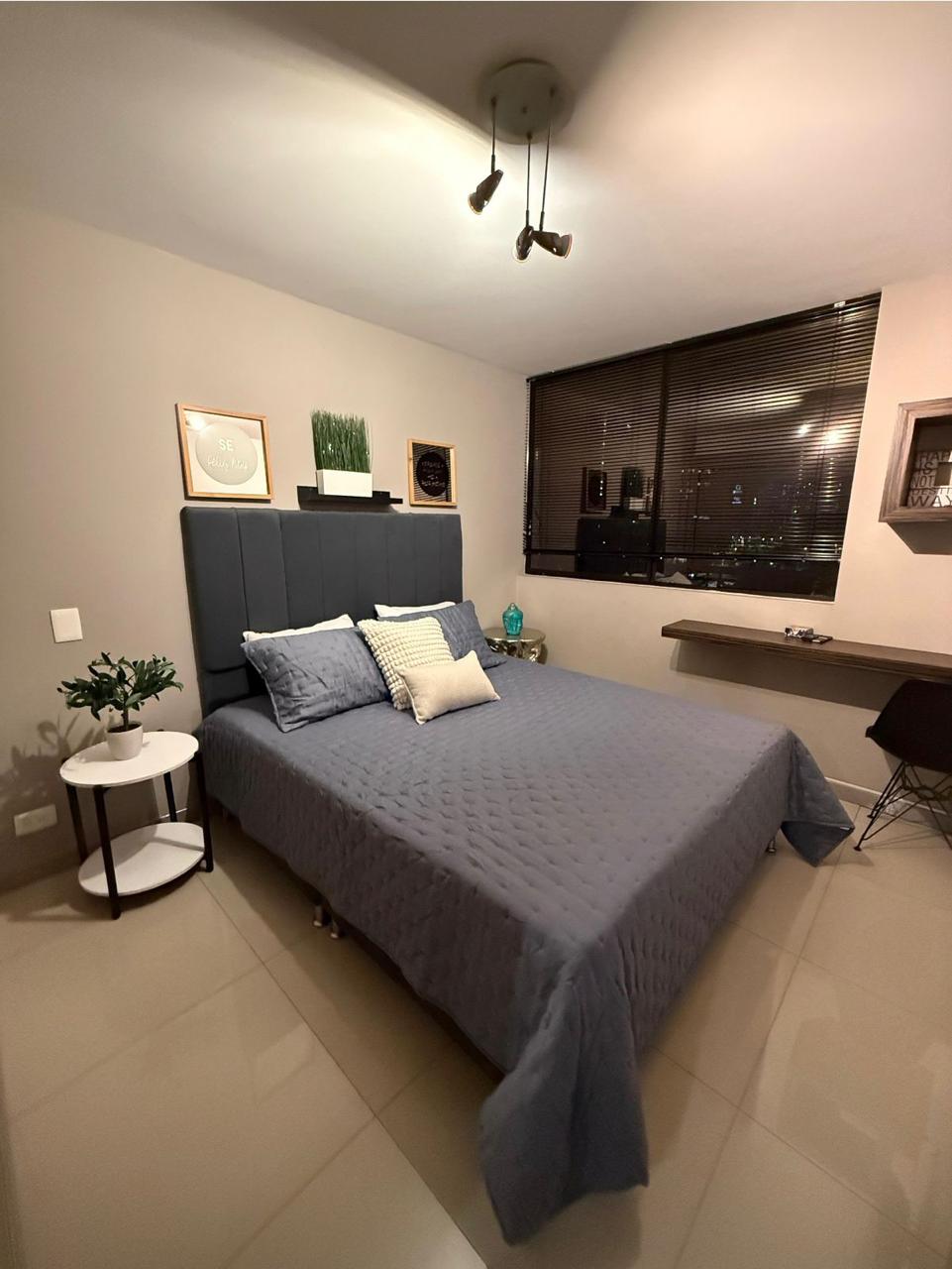 Apartamento en arriendo amoblado Poblado cerca a las Vegas LC