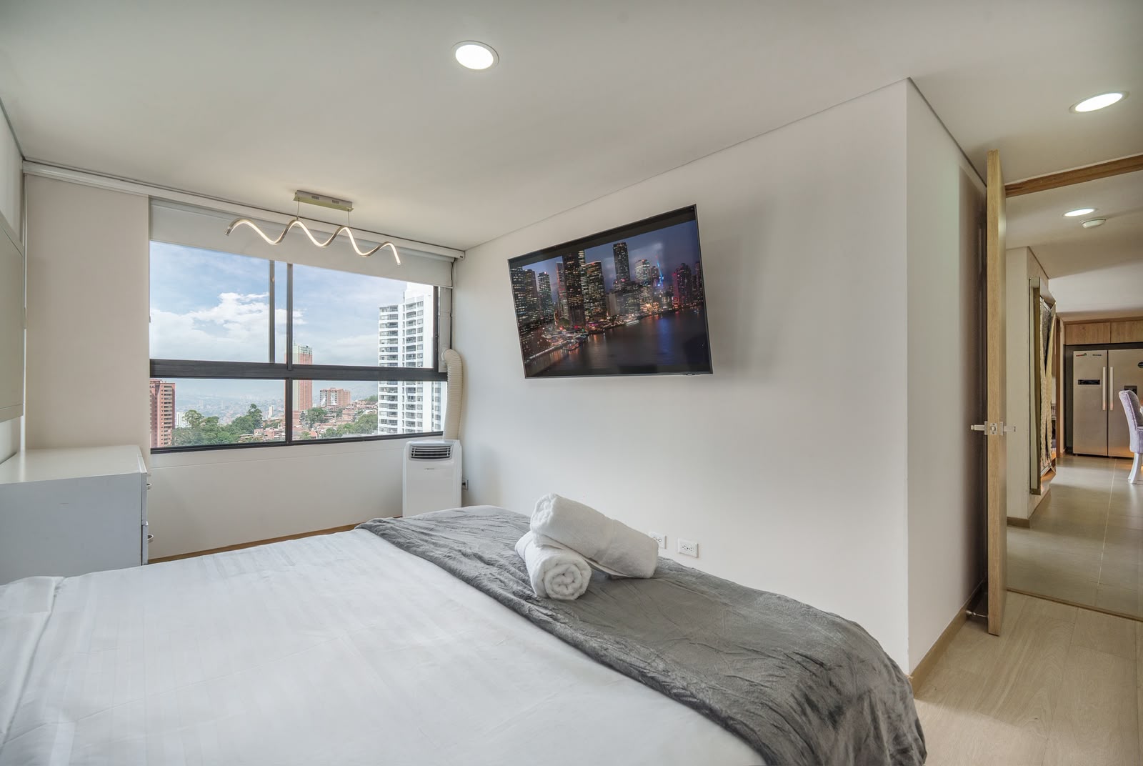 Apartamento en arriendo Poblado con jacuzzi TG BQ LC