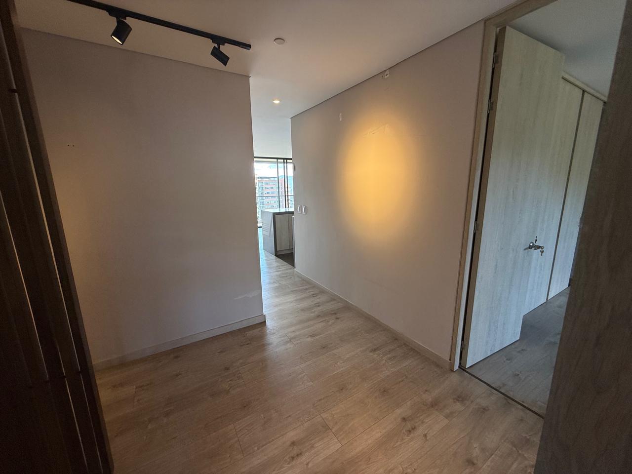 Apartamento en arriendo Poblado Palmas TC LC 24