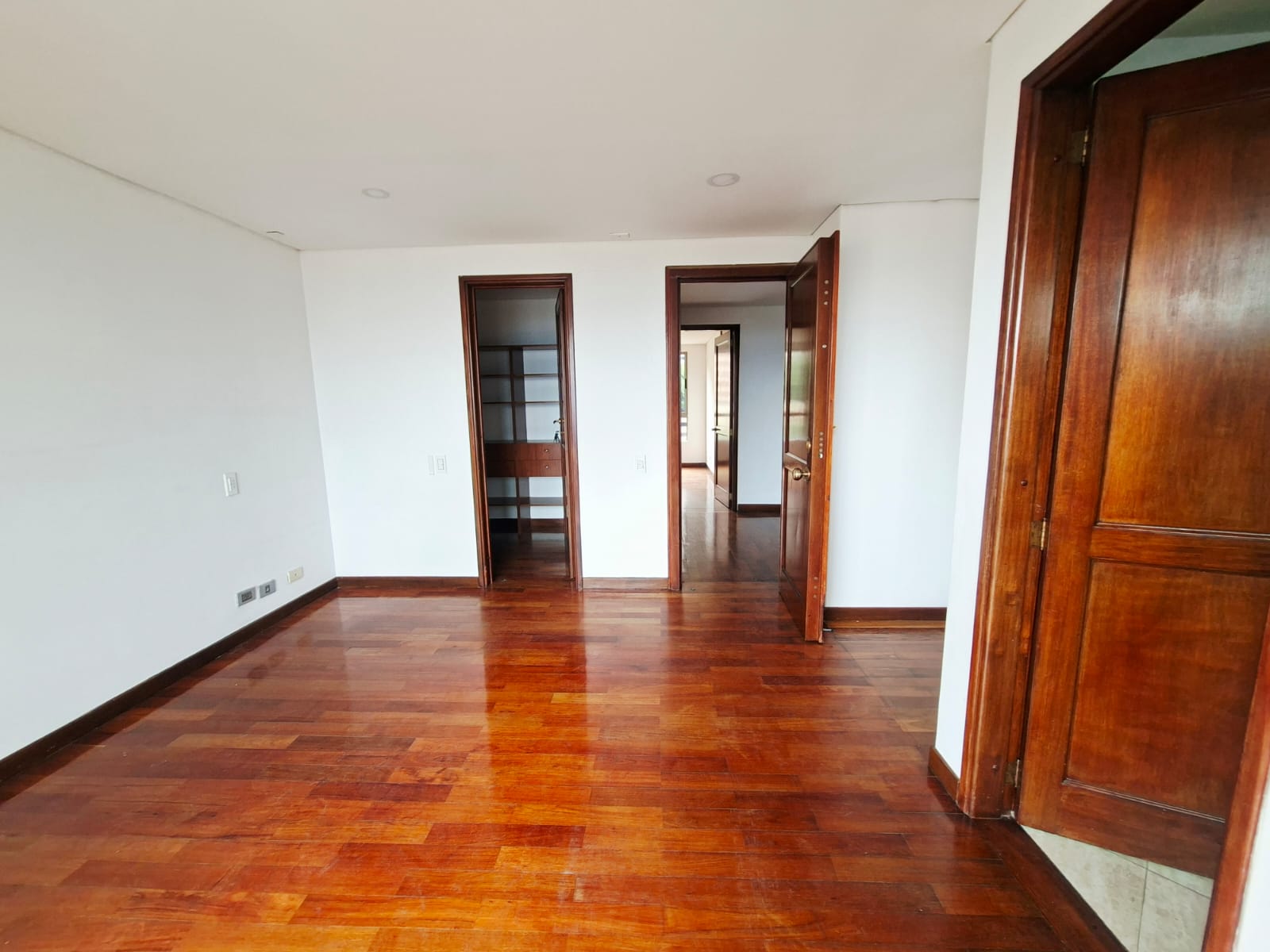 APARTAMENTO EN VENTA LA CALERA POBLADO P17