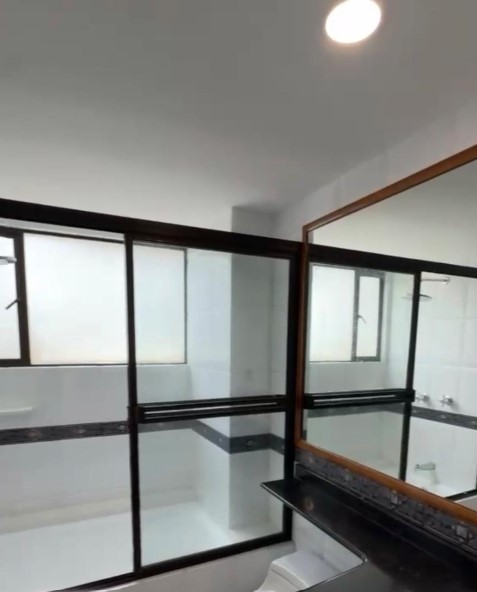 Apartamento en arriendo Poblado Castropol BL