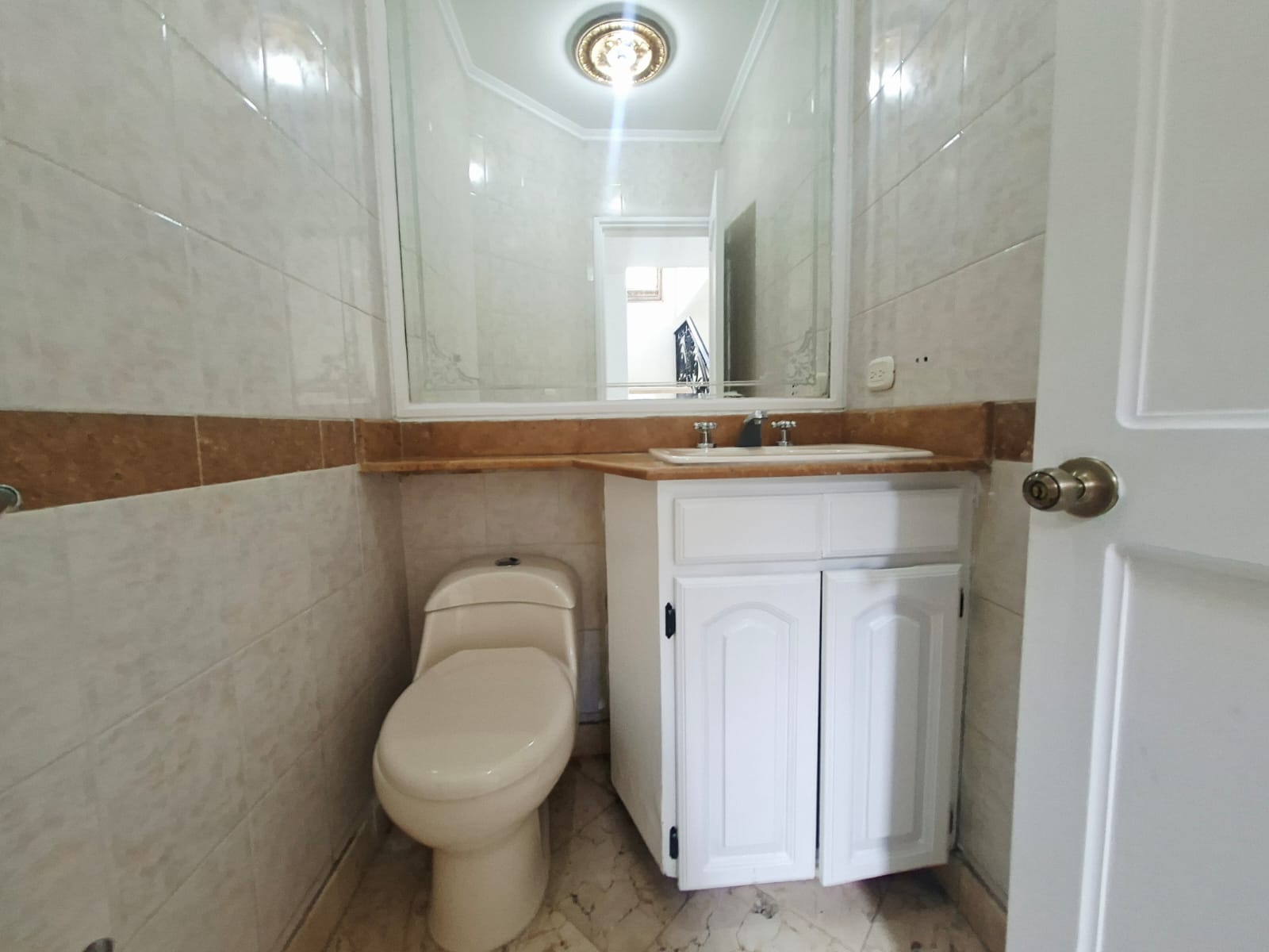 CASA EN VENTA LOMA DEL ESMERALDAL ENVIGADO TL