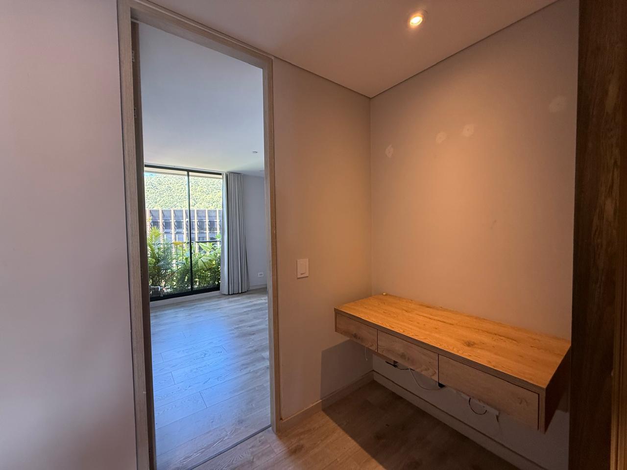 Apartamento en arriendo Poblado Palmas TC LC 24