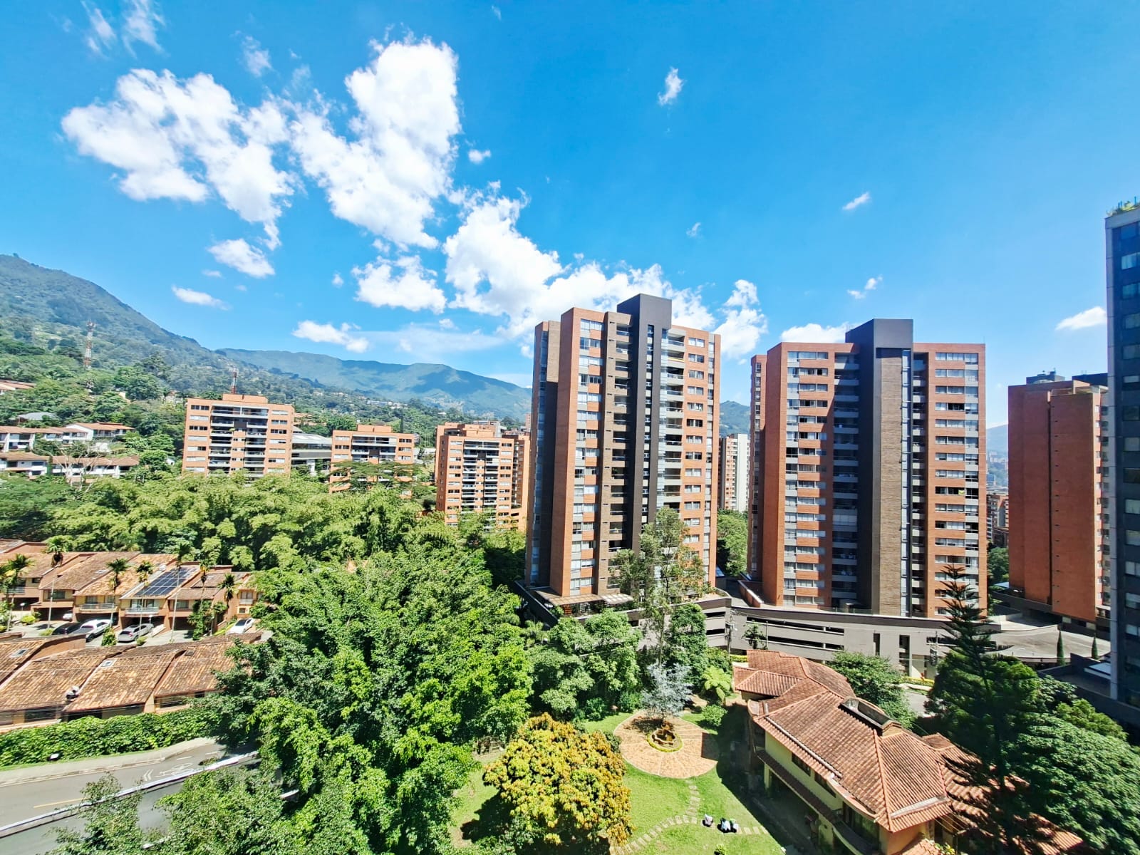 Apartamento en arriendo Envigado cerca a la Intermedia AP