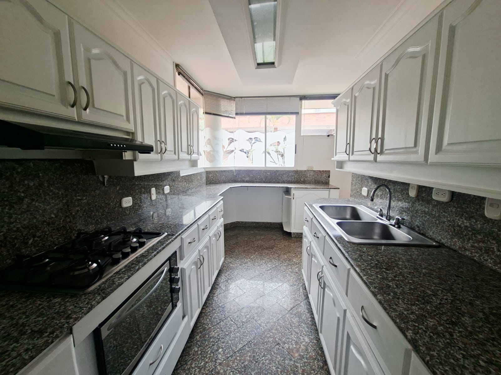 CASA EN VENTA LOMA DEL ESMERALDAL ENVIGADO TL