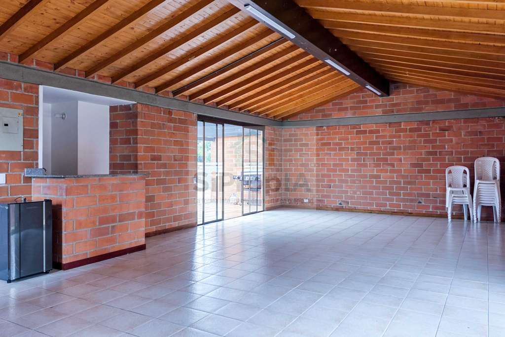 Venta de apartamento y arriendo amoblado Castropol cerca a la avenida